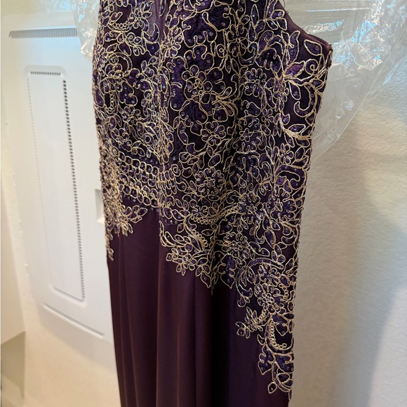 Faille Sheath Gown - Picture 5 of 7